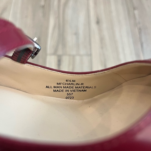 Marc Fisher Patent Mary Jane Block Heel Pumps in Burgundy Red Size: 6 1/2 - Picture 8 of 10